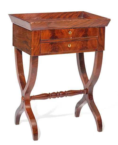 LADY'S WORK TABLE / GUERIDON