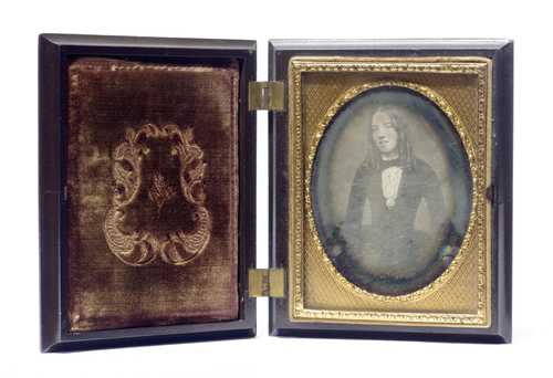 OVAL DAGUERREOTYPE,