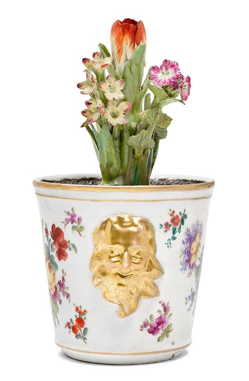 AN ORNAMENTAL CACHEPOT