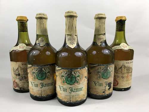 LOT DE 5 BTS: 2 bts L'Etoile Ch. L'Etoile Vin Jaune 0.62 L 1982 ; 3 bts Arbois D. Trésy Vin Jaune 0.62 L 1990