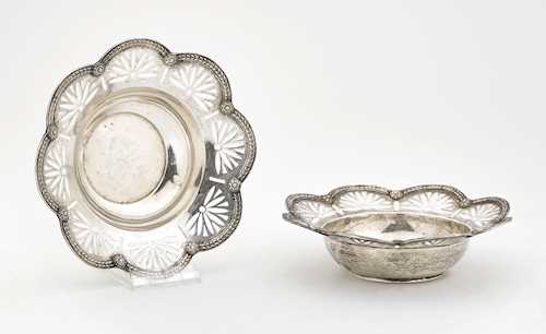 PAIR OF SMALL SILVER BOWLS