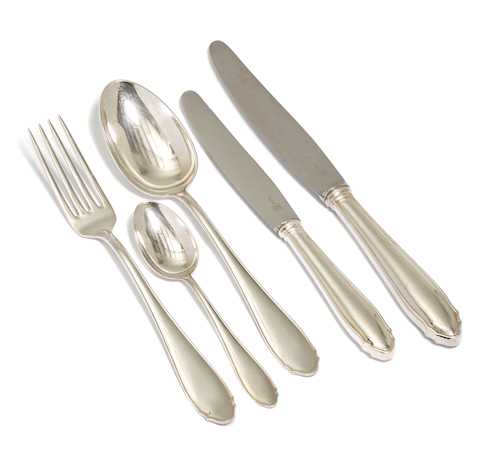 SET OF CUTLERY