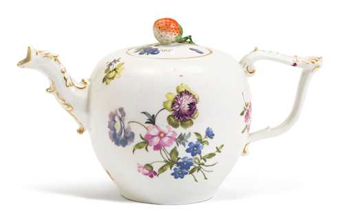 TEA POT