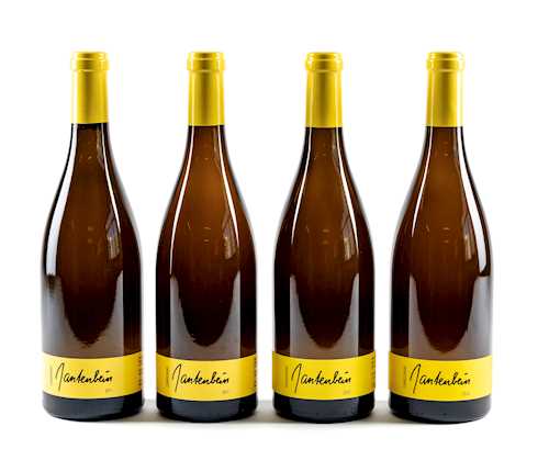 Lot of 4 bts: 1 bt Grisons "Chardonnay" Gantenbein 0.75L 2011; 1 bt Grisons "Chardonnay" Gantenbein 0.75L 2012; 1 bt Grisons "Chardonnay" Gantenbein 0.75L 2015;  1 bt Grisons "Chardonnay" Gantenbein 0.75L 2016