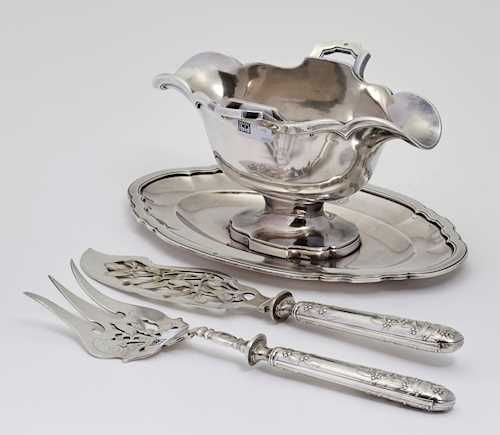 LOT COMPRISING A SAUCIERE AND FISH-SERVING CUTLERY