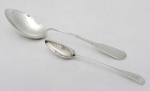 LOT COMPRISING TWO LADLES