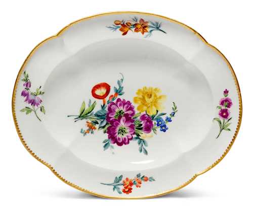 A SMALL OVAL PLATTER