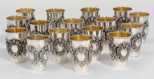 SET OF 16 BEAKERS