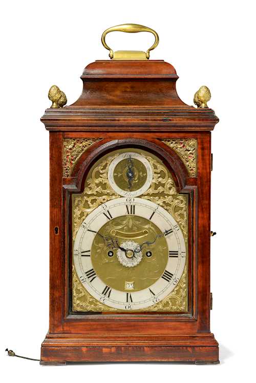 BRACKET / TABLE CLOCK WITH DATE AND ALARM