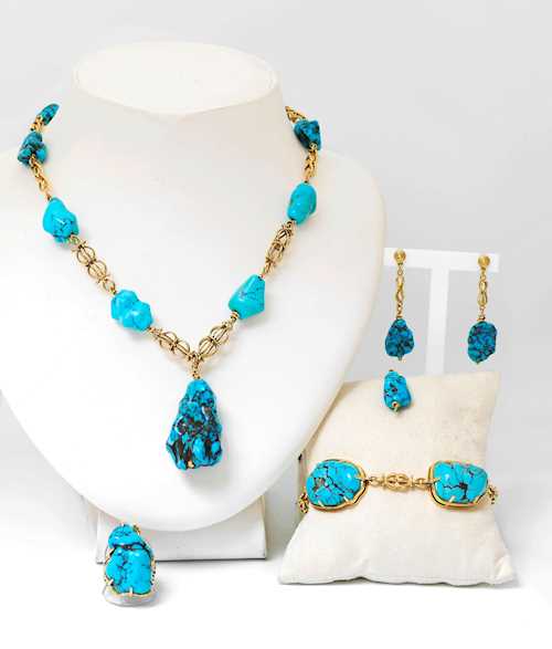 TURQUOISE AND GOLD PARURE, ca. 1970.