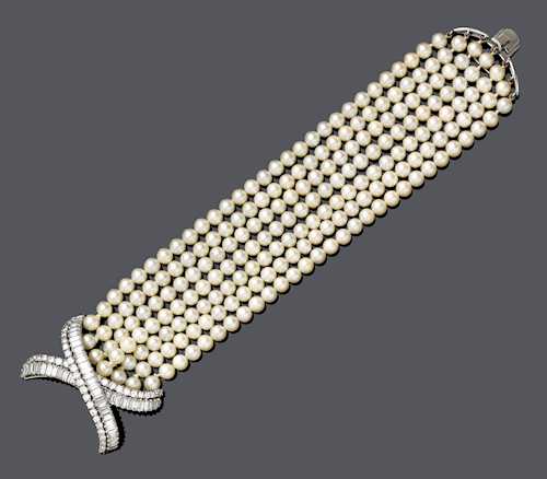 PEARL AND DIAMOND BRACELET, probably FARAONE, ca. 1960.