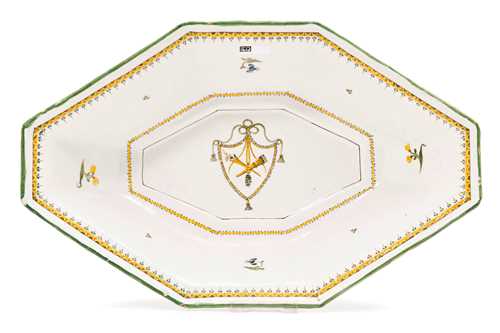 FAIENCE BOWL WITH LOUIS XVI TROPHY DECORATION