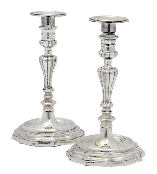 A PAIR OF CANDLESTICKS