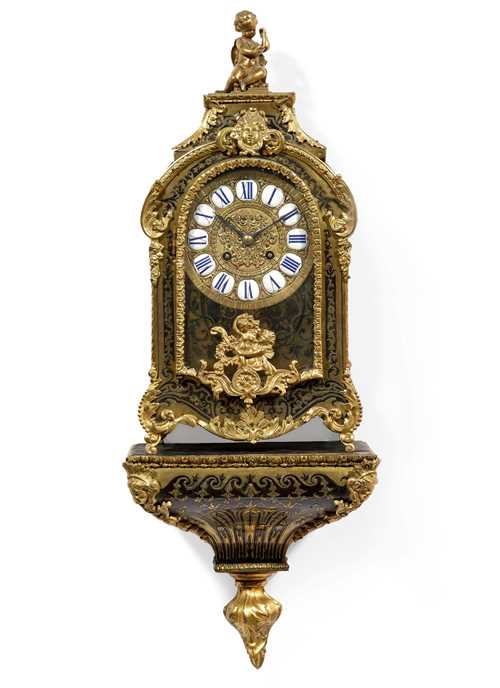 KLEINE BOULLE PENDULE MIT SOCKEL