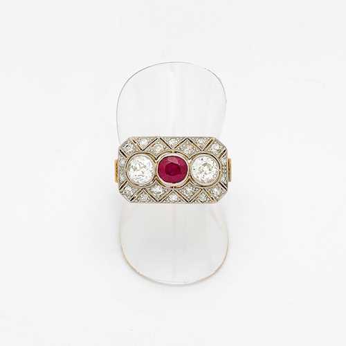 RUBY AND DIAMOND RING, ca. 1920.