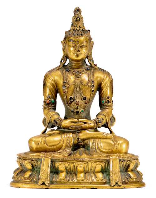 A SMALL GILT BRONZE FIGURE OF AMITAYUS.