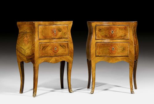 PAIR OF SMALL COMMODES, Louis XV, Naples, 18th century. Purpleheart and tulipwood in veneer, inlaid with fillets and reserves. Front with 2 drawers, bronze mounts and sabots. Requires some restoration. 56x34x77 cm. Provenance: - from a private collection, Lugano.