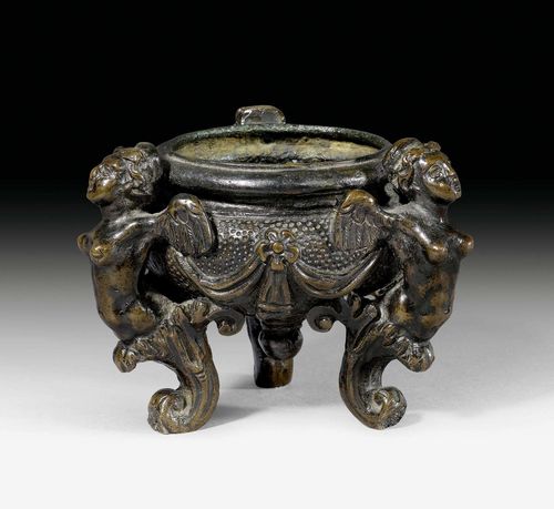 BRONZE VESSEL,early Baroque, Veneto, 16th/17th century. Bronze with brown-black patina. D 6 cm. H 8.5 cm.