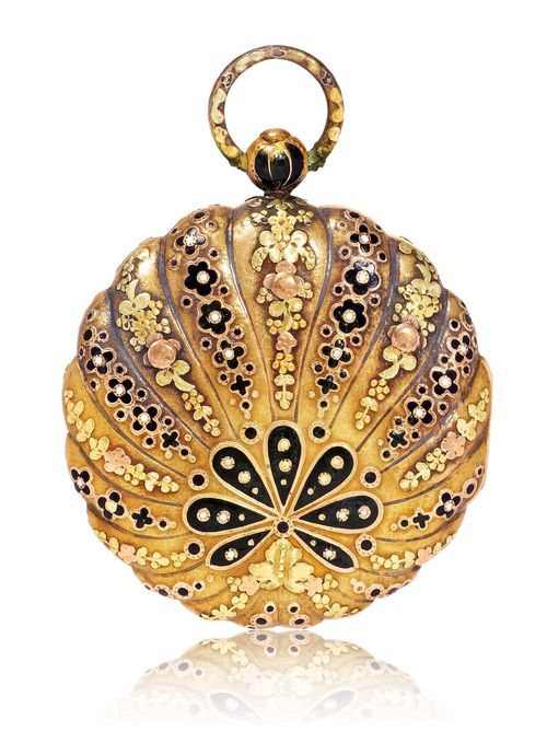 GOLD AND ENAMEL POCKET WATCH, ca. 1780. Gold. Case opulently decorated with red gold, yellow gold and green gold, and black, white and yellow cloisonné enamel. White enamelled dial with floral decoration and black, Arabic numerals, blued hands, key winder at 2h, verge escapement with fusee and chain. D 47 mm.