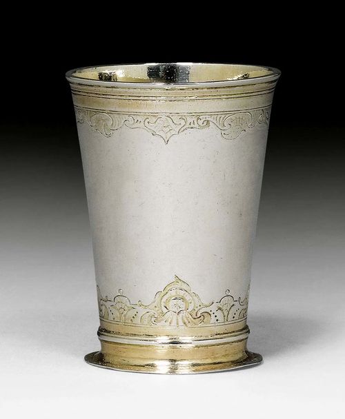 SMALL BEAKER, Augsburg 1747/49. Maker's mark: Johannes Mittnacht III. Parcel gilt. H 7.5 cm. 57 g.