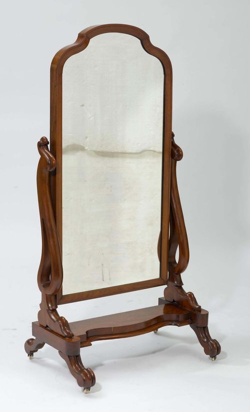 PSYCHE MIRROR,Louis Philippe. Mahogany. Rectangular mirror, can be tilted. On 4 curved legs with rollers. 82x57x158 cm.