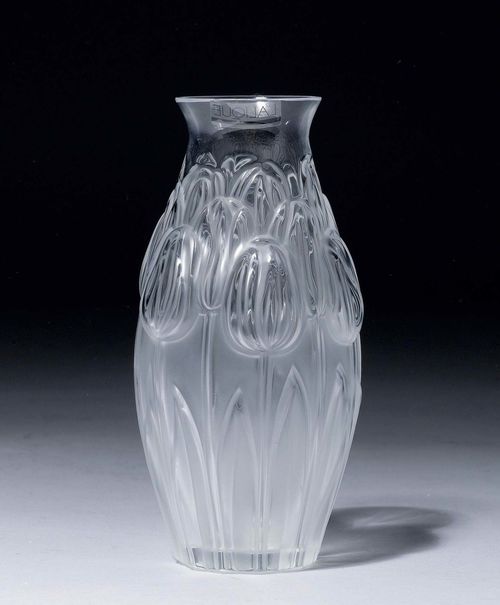 VASE,France, Lalique. Colourless glass. Convex walls decorated with tulips. H 17 cm.