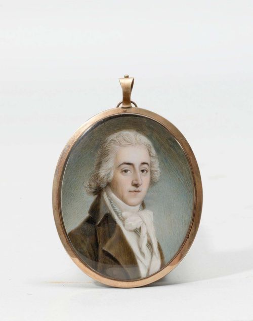 ENGLISH GENTLEMAN,probably Andrew PLIMER (1763-1837). Mixed media on ivory. Oval half-portrait of a man with white hair, scarf and grey jacket. 7.9x6.3 cm.