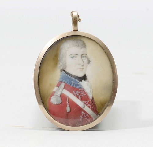 HALF-PORTRAIT OF AN OFFICER, England, ca. 1800. Mixed media on ivory. Oval. 5.7x4.7 cm.