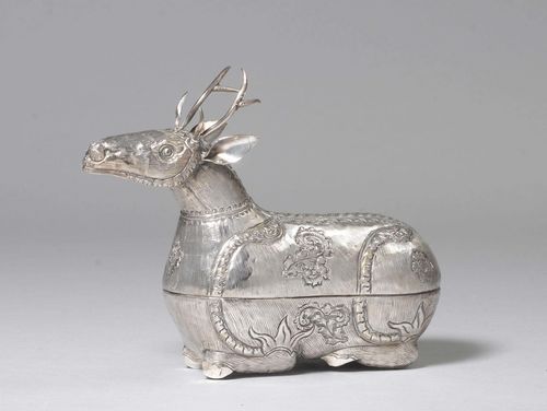 DEER BOX, probablyCambodia, 20th century. H ca. 16 cm, 310 g.