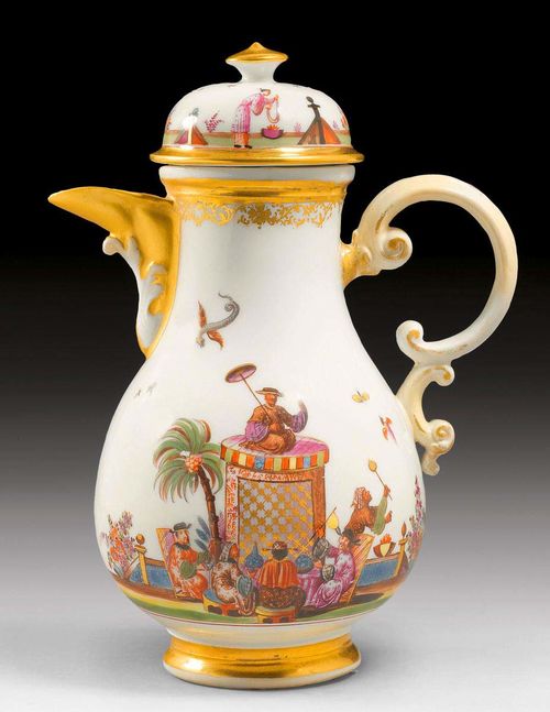 KAFFEEKANNE MIT CHINOISERIEDEKOR, Meissen, um 1740.