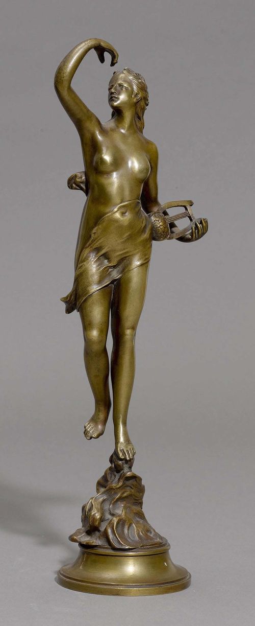 FRANCESCO GIUSEPPE THYLMANI (1862-1936) Bronze. Woman with a lyre. Signed THYLMANI. H 40 cm. Base, not original.