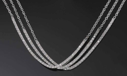 BRILLIANT-CUT DIAMOND NECKLACE. White gold 750. Modern, decorative necklace consisting of a three-row anchor chain with three curved brilliant-cut diamond bands towards the top totalling ca. 1.80 ct. L ca. 42.5 cm.