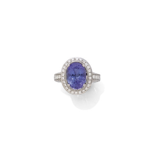 TANZANITE AND DIAMOND RING.