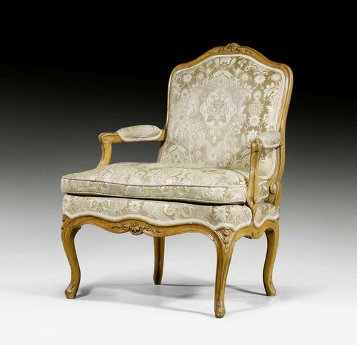 FAUTEUIL "A LA REINE",