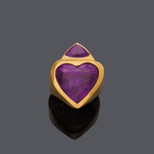 AMETHYST AND GOLD RING, BY CRAIN.