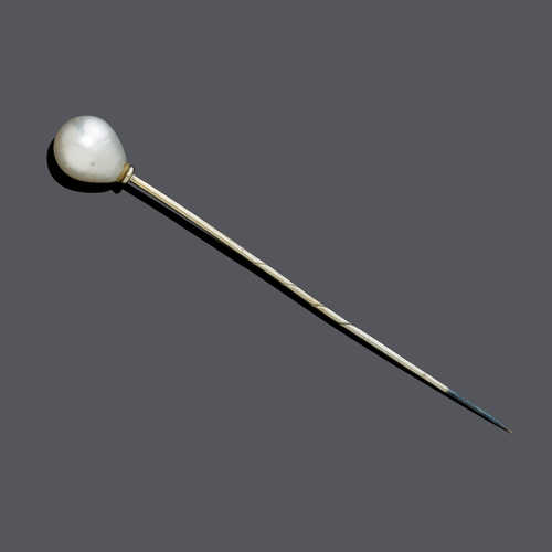 NATURAL PEARL PIN, ca. 1950.