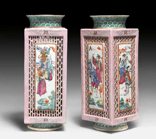 A PAIR OF CONG-SHAPED OPEN WORK FAMILLE ROSE LANTERNS.