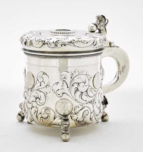 LIDDED TANKARD,