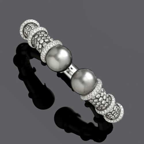 PEARL AND DIAMOND BANGLE.