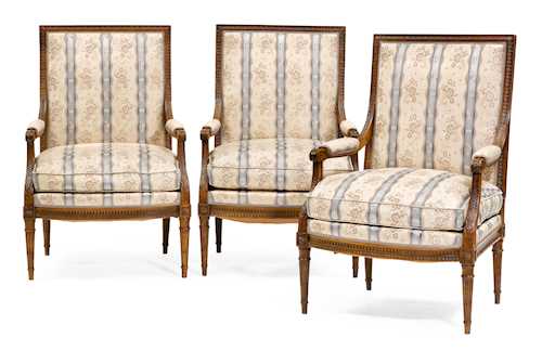 SET OF THREE FAUTEUILS À LA REINE