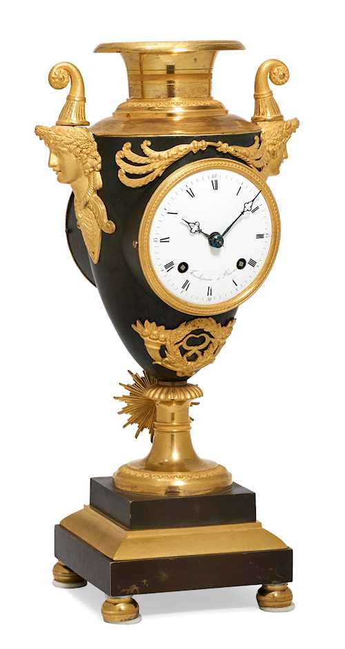 VASE-SHAPED CLOCK