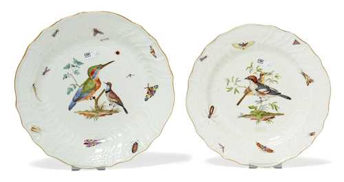 TWO PLATES DECORATED WITH BIRDS