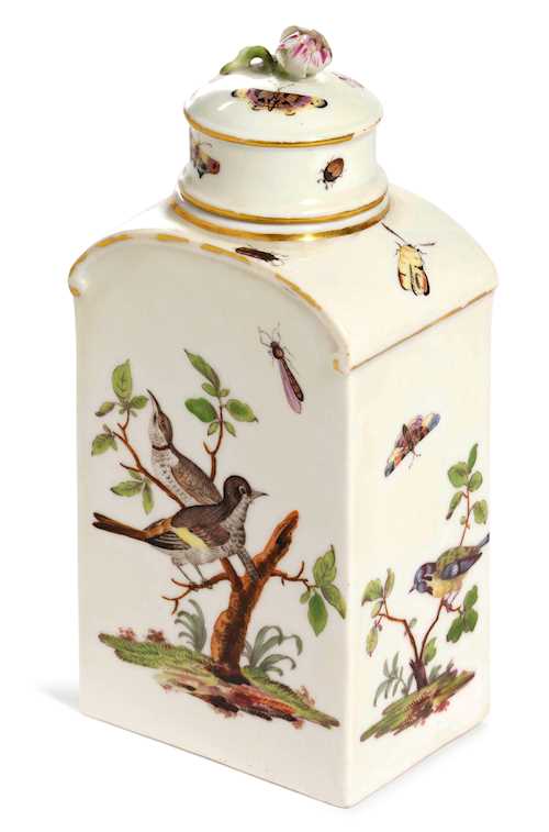 TEA CADDY WITH ORNITHOLOGICAL DECORATION