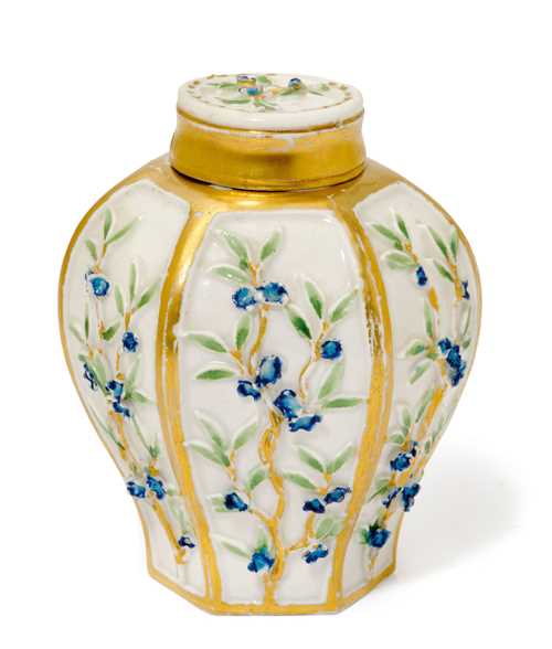 TEA CADDY DECORATED WITH BLOSSOMS IN RELIEF