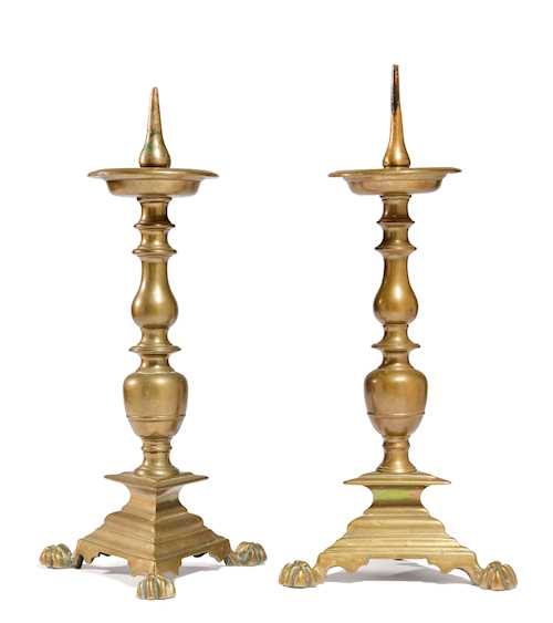 A PAIR OF CANDLESTICKS