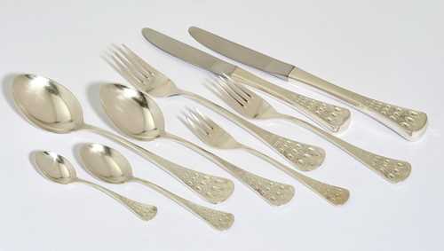 CUTLERY SET