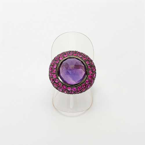 AMETHYST AND RUBY RING.