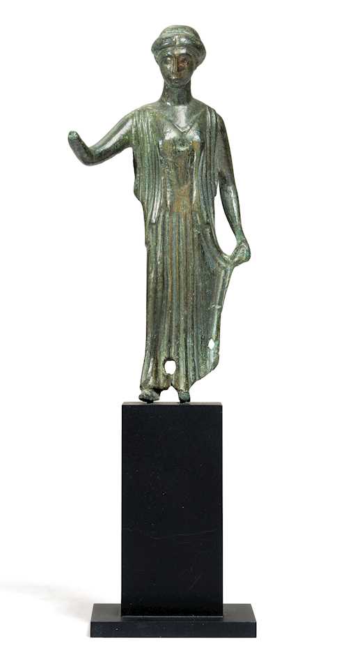 STATUETTE OF A PEPLOSCORE