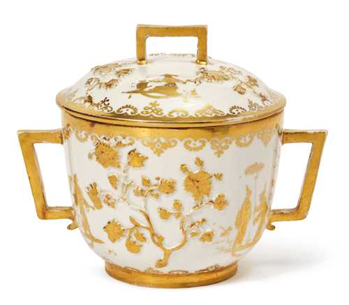 PROVENANCE PRIVATE COLLECTION LAKE GENEVA
SMALL TUREEN WITH AUGSBURG "HAUSMALER" DECORATION