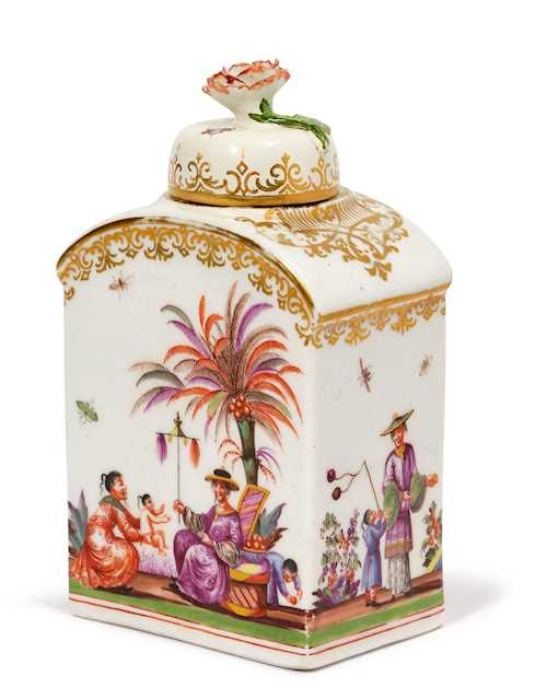 PROVENANCE PRIVATE COLLECTION LAKE GENEVA
TEA CADDY WITH CHINOISERIE DECORATIONS